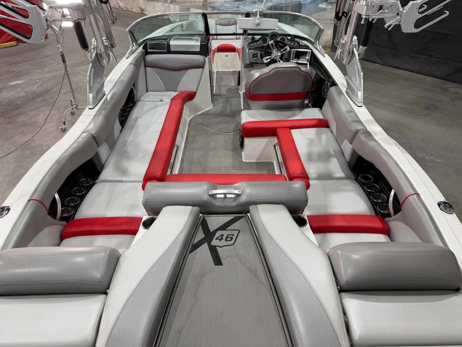 2017-mastercraft-x46-143352-image7