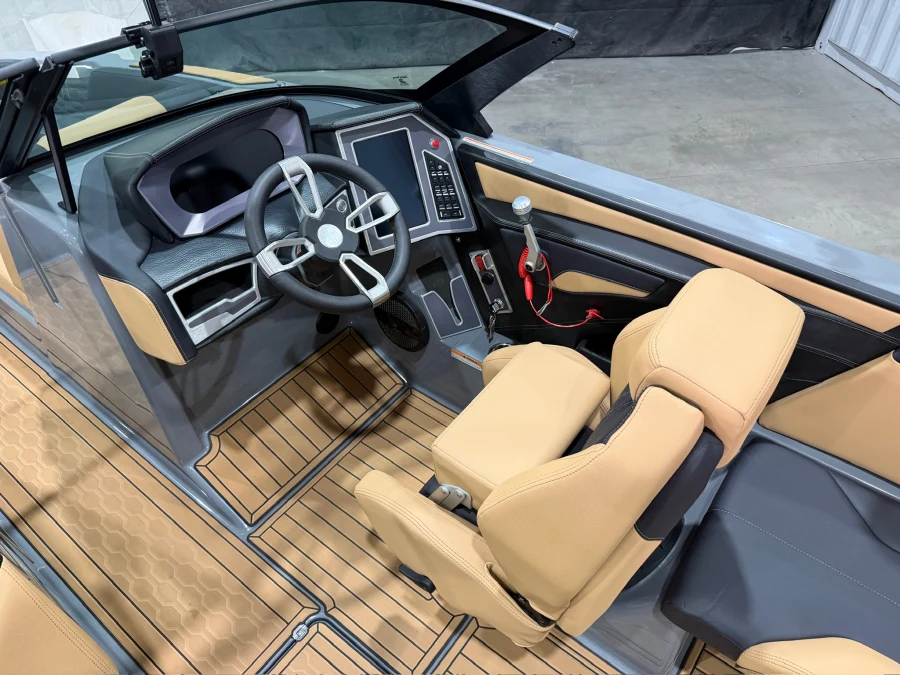 2024-mastercraft-xt24-143353-image10