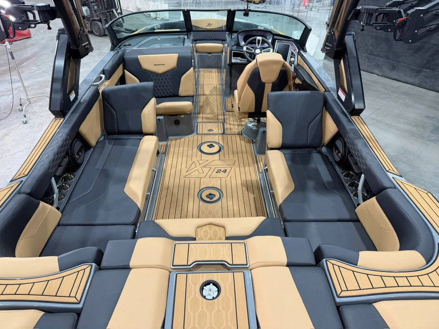 2024-mastercraft-xt24-143353-image7