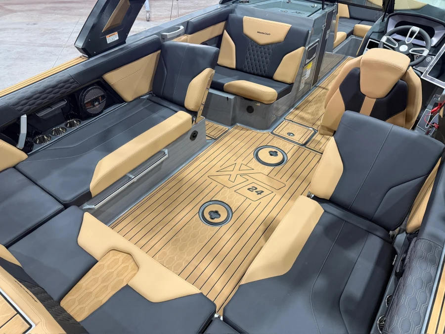 2024-mastercraft-xt24-143353-image8