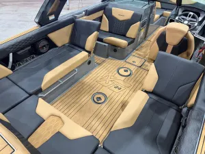 2024-mastercraft-xt24-143353-image8