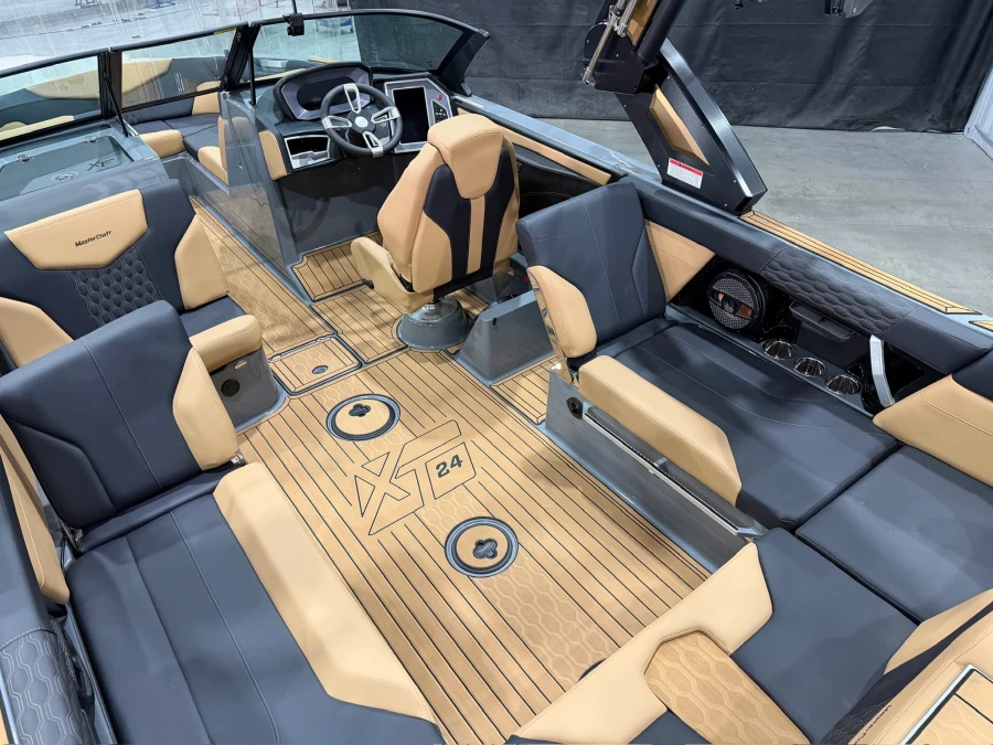 2024-mastercraft-xt24-143353-image9