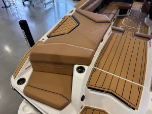 2027-nautique-g23-143356-image12