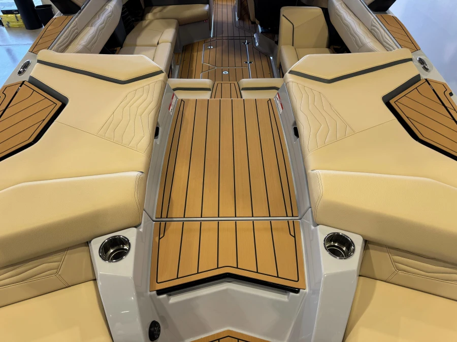 2027-nautique-g23-143357-image10