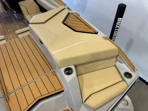 2027-nautique-g23-143357-image11