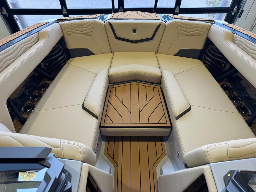2027-nautique-g23-143357-image17