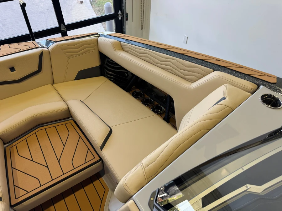 2027-nautique-g23-143357-image18