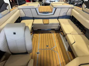 2027-nautique-g23-143357-image22
