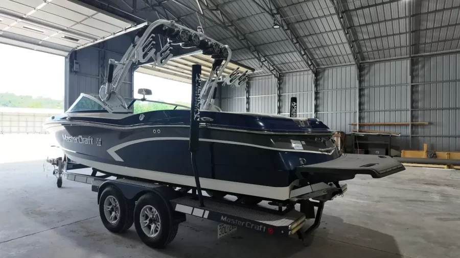2015-mastercraft-x30-143359-image13