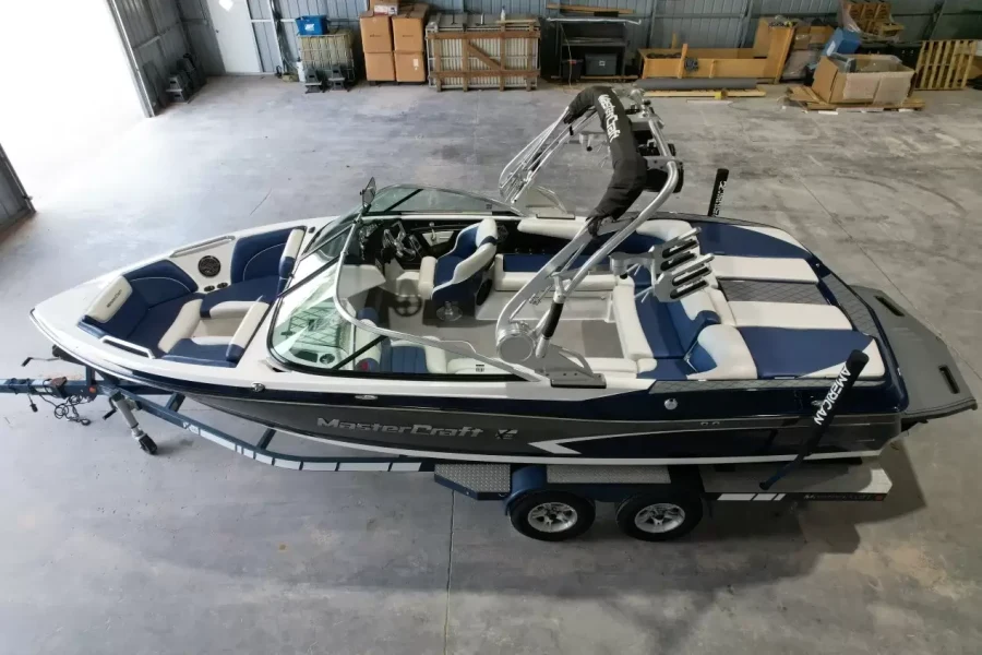 2015-mastercraft-x30-143359-image14