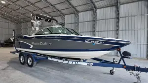 2015-mastercraft-x30-143359-image18
