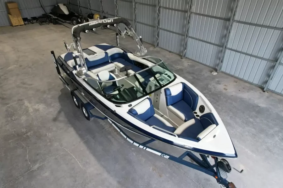 2015-mastercraft-x30-143359-image19