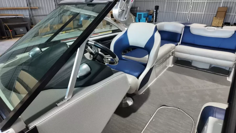 2015-mastercraft-x30-143359-image28