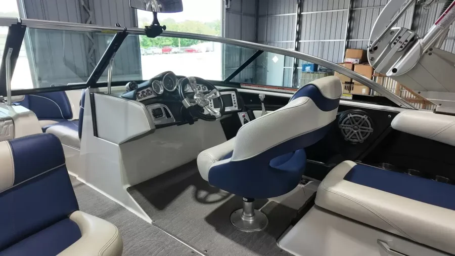 2015-mastercraft-x30-143359-image29
