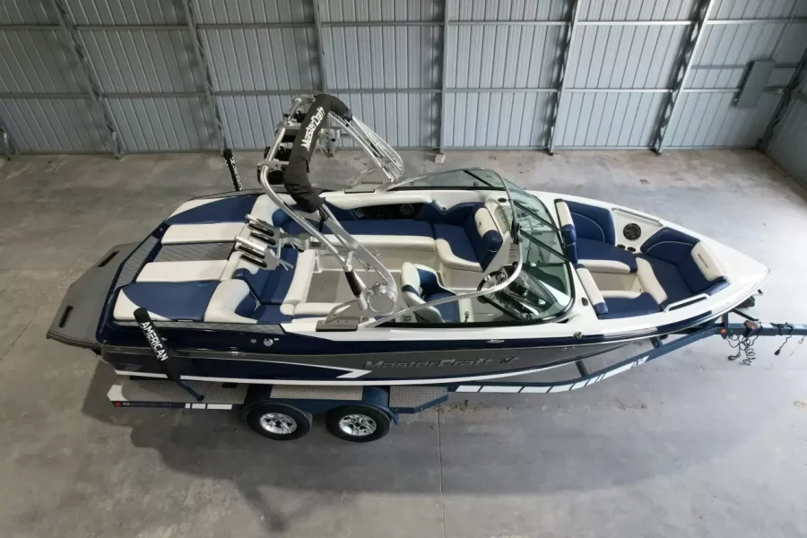 2015-mastercraft-x30-143359-image3