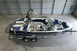 2015-mastercraft-x30-143359-image3