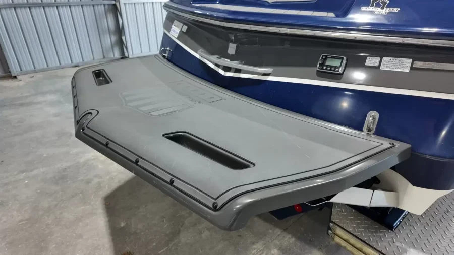 2015-mastercraft-x30-143359-image6