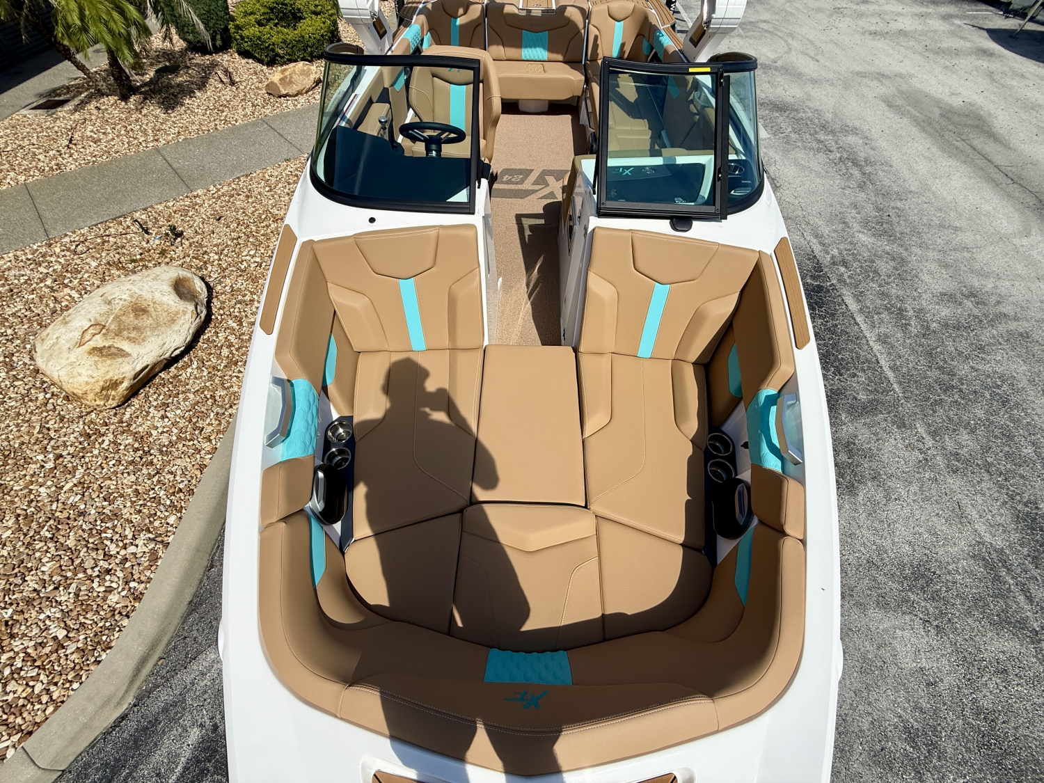 2027 MasterCraft XT24