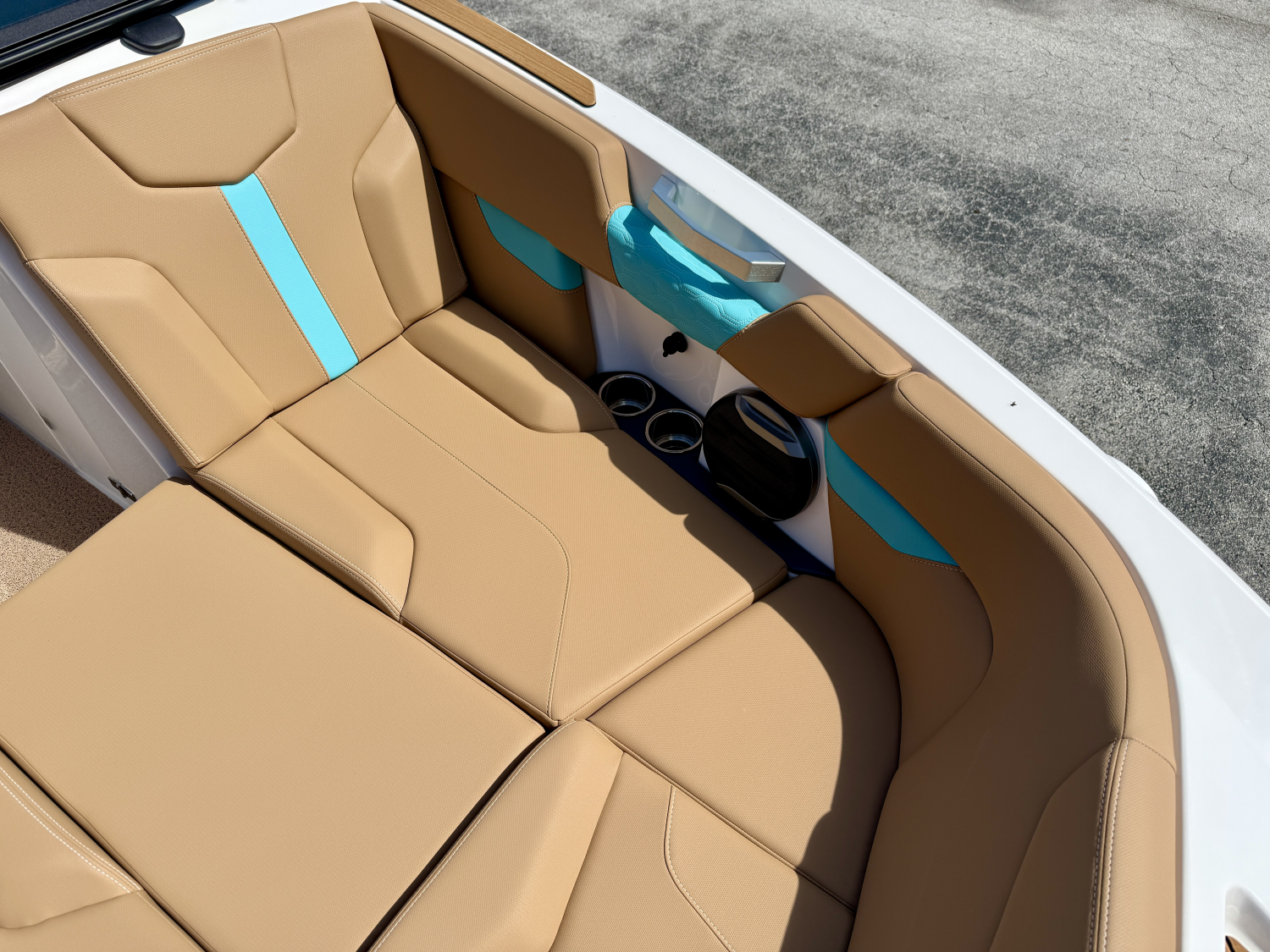 2027 MasterCraft XT24