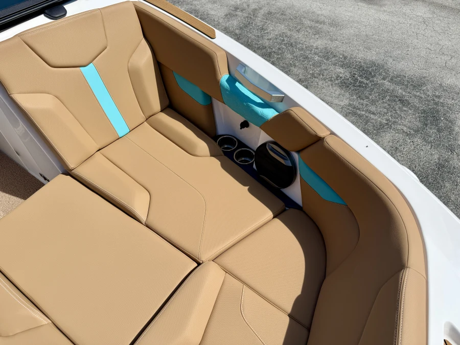 2027-mastercraft-xt24-143363-image13
