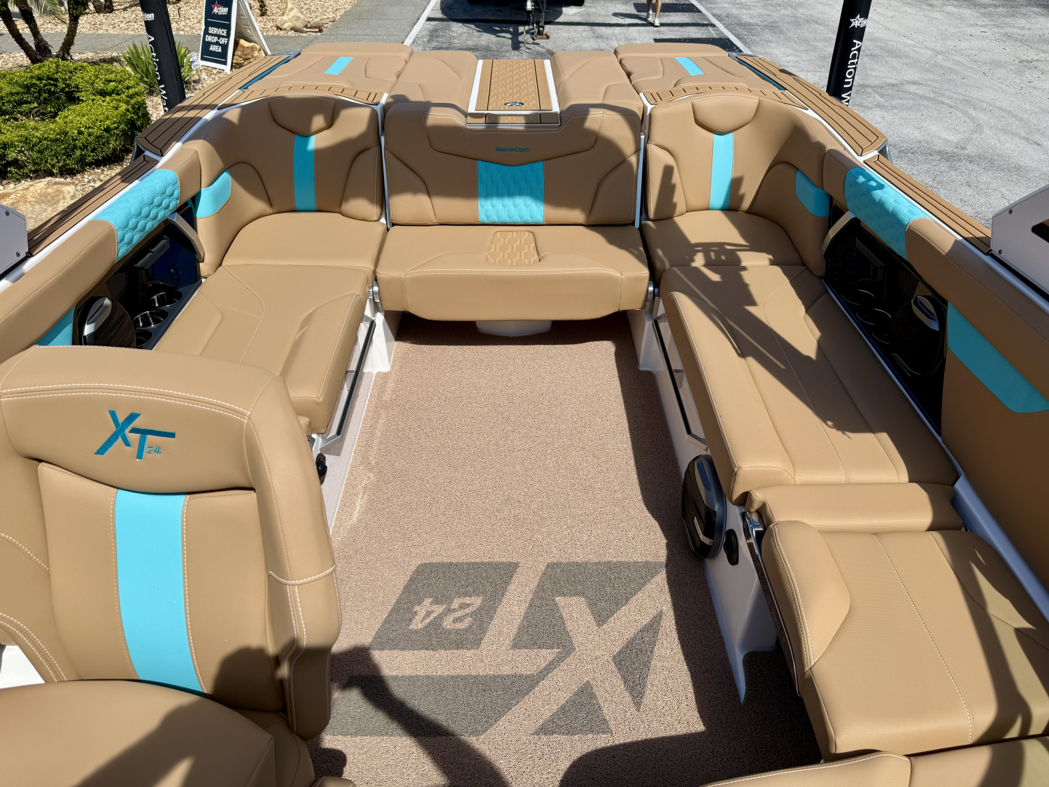 2027 MasterCraft XT24