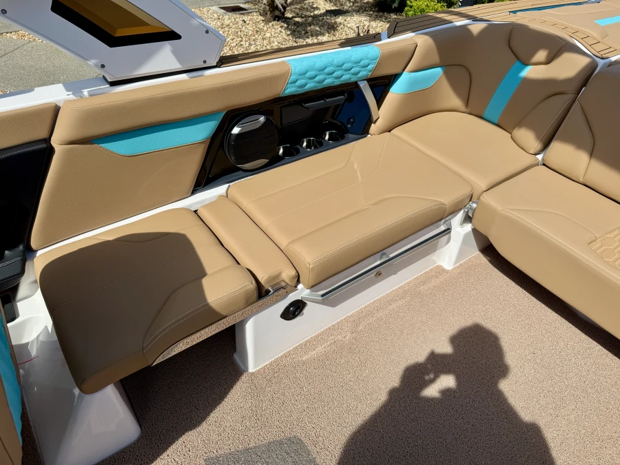 2027-mastercraft-xt24-143363-image15