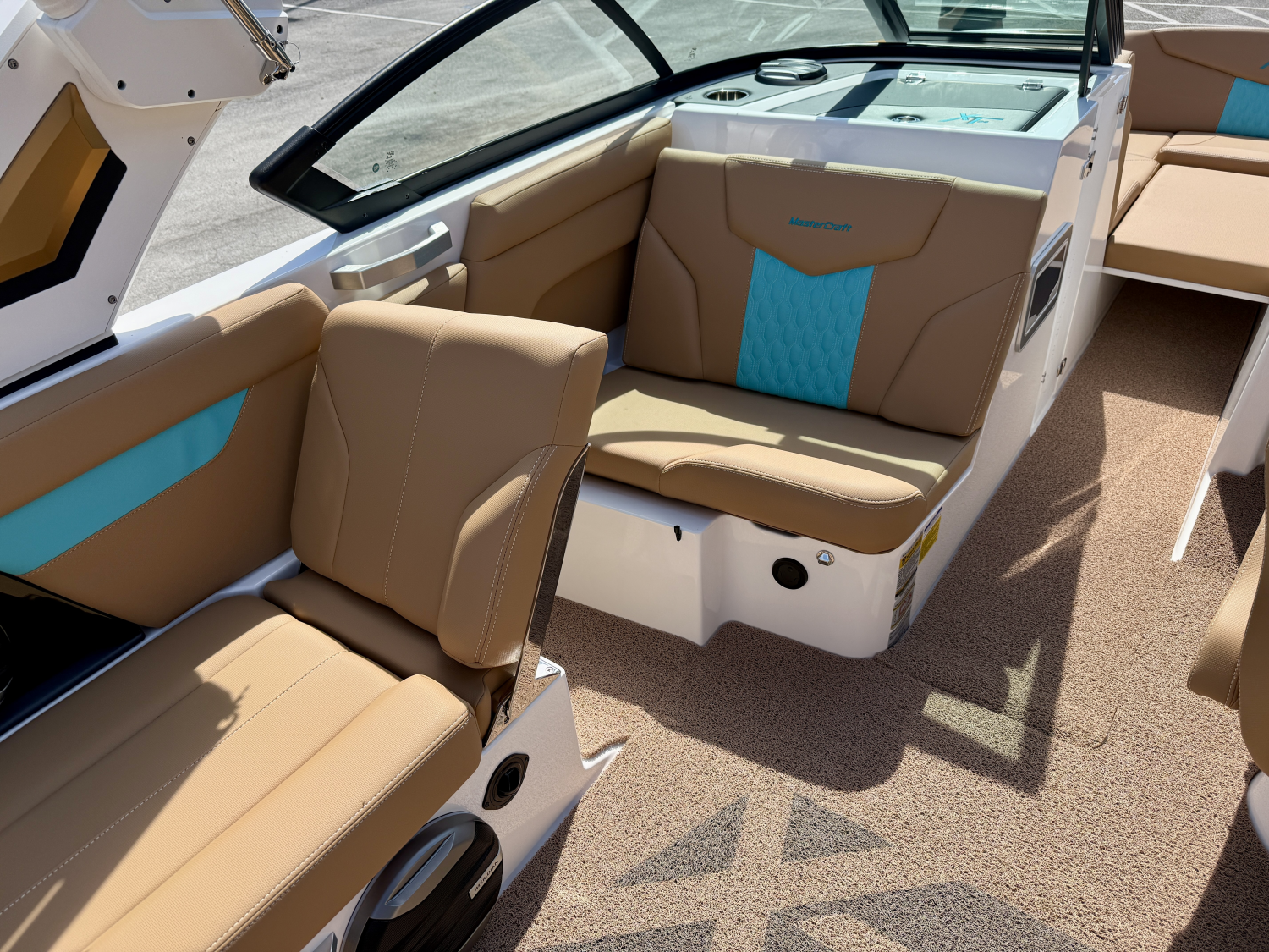 2027 MasterCraft XT24