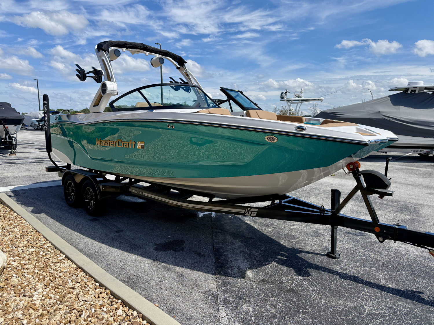 2027 MasterCraft XT24