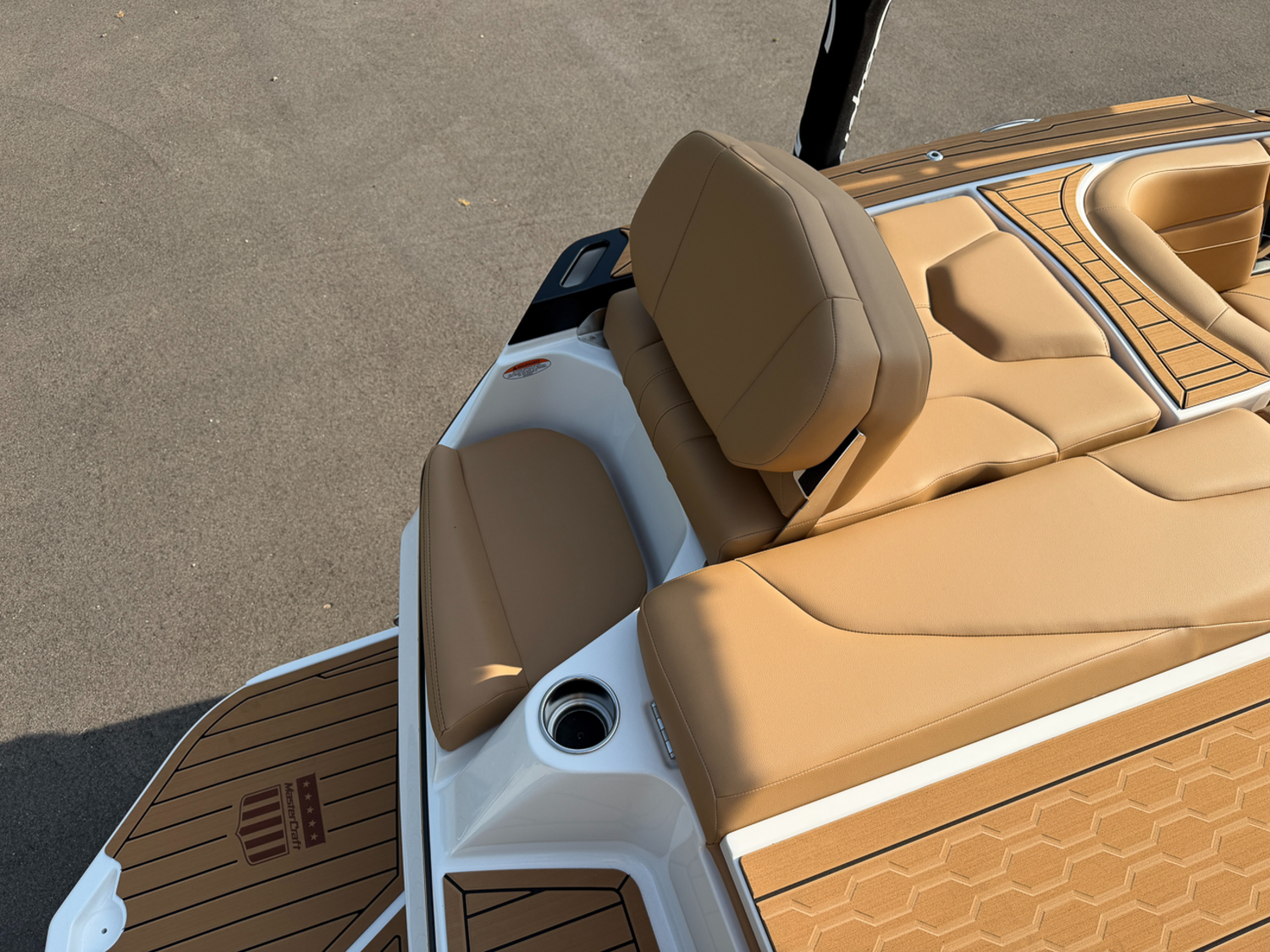 2027 MasterCraft XT23