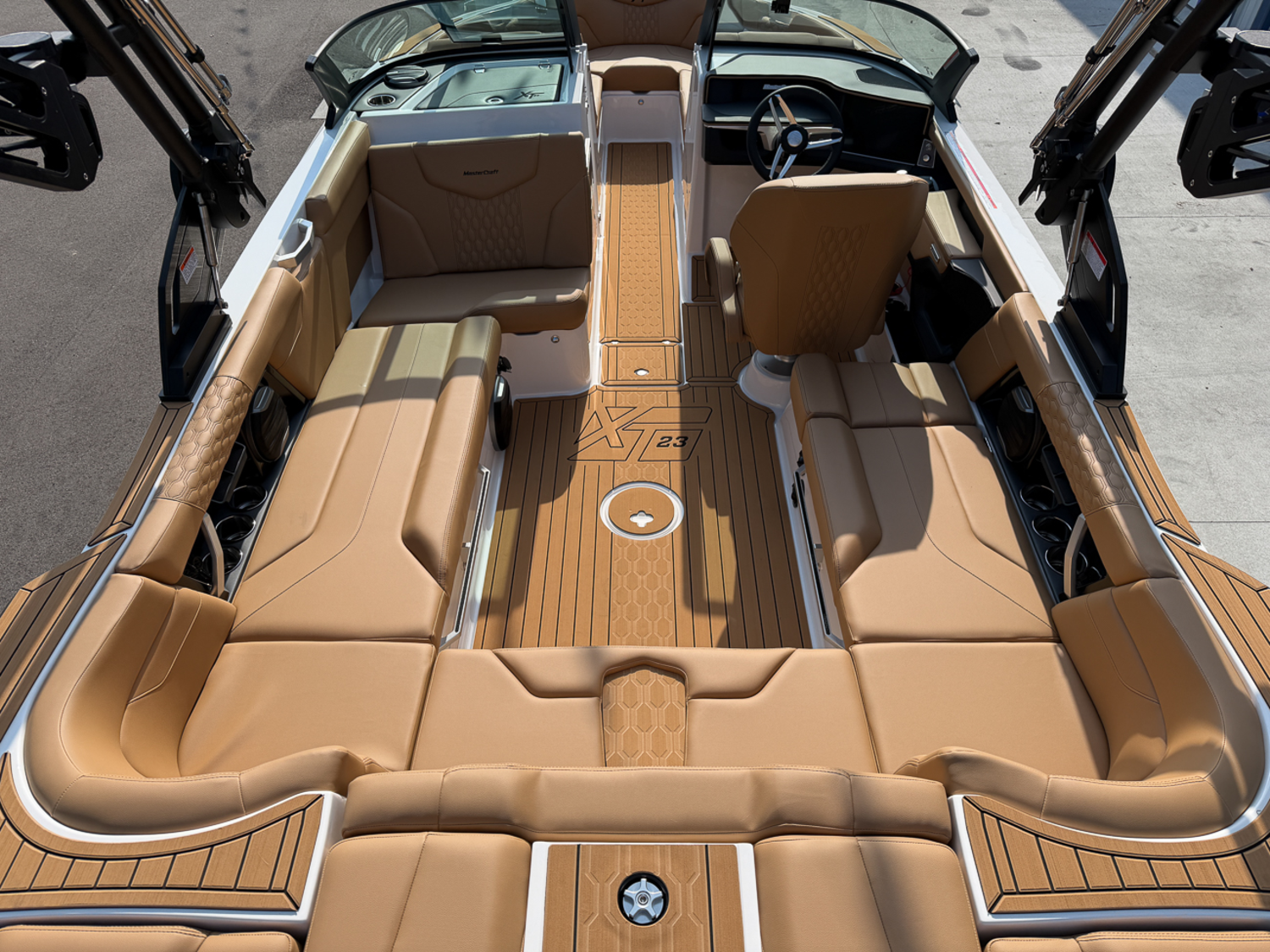 2027 MasterCraft XT23