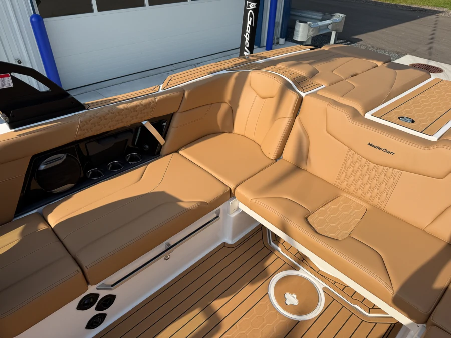 2027-mastercraft-xt23-143373-image16