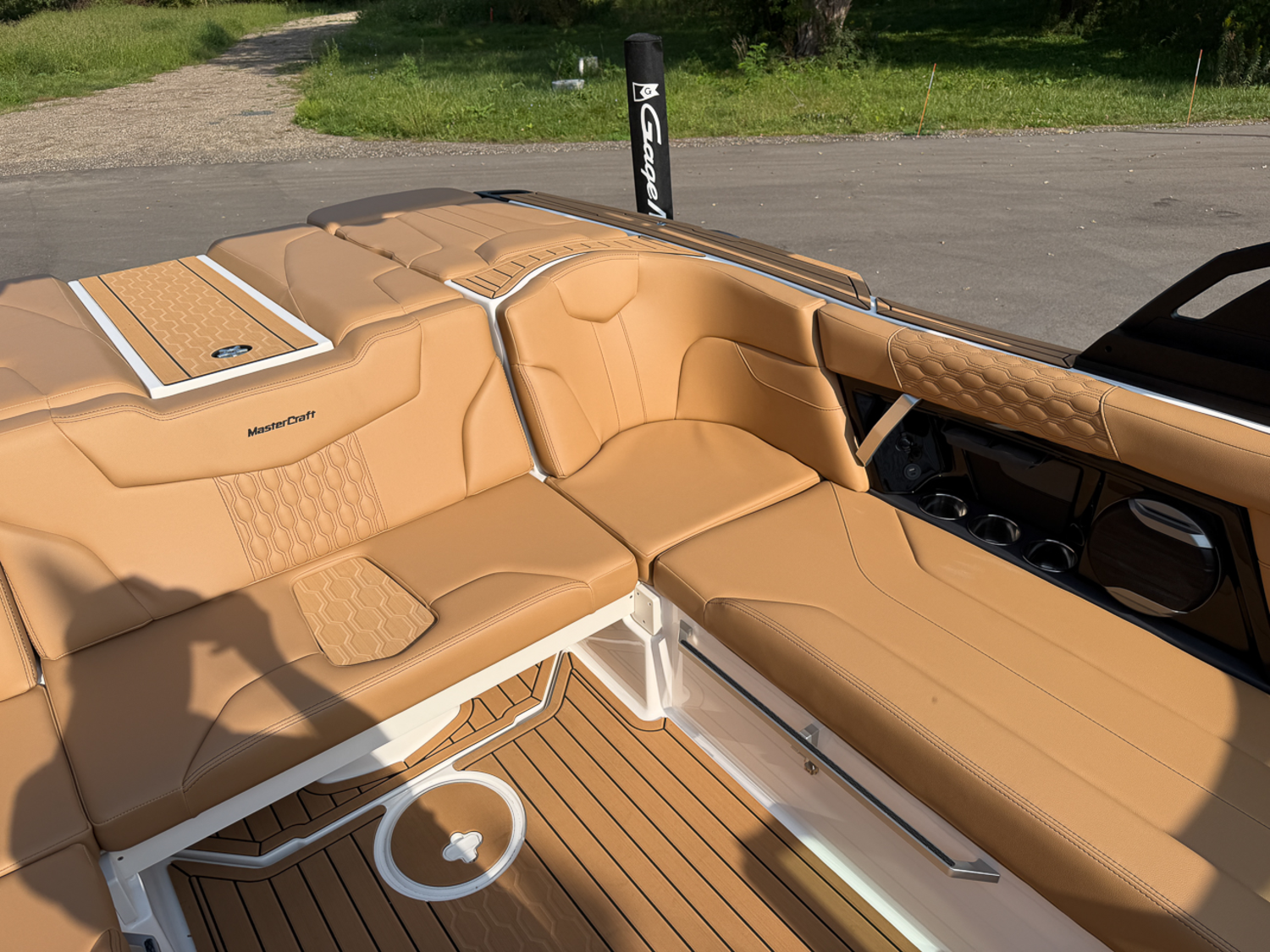 2027 MasterCraft XT23