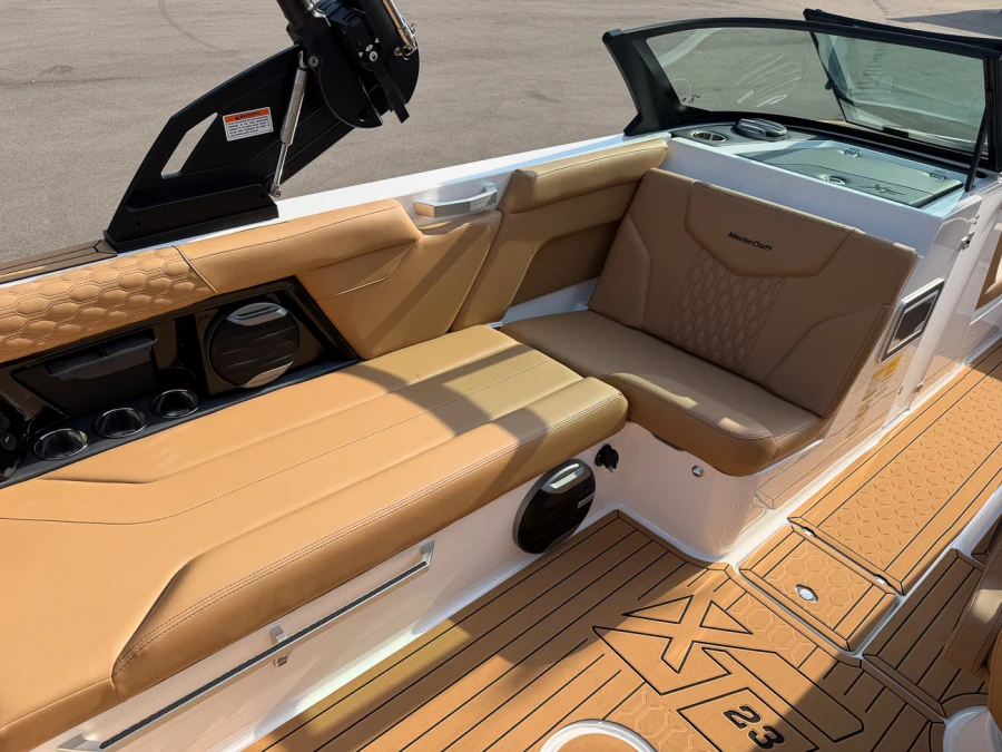 2027-mastercraft-xt23-143373-image18