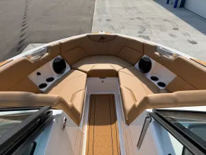 2027-mastercraft-xt23-143373-image23