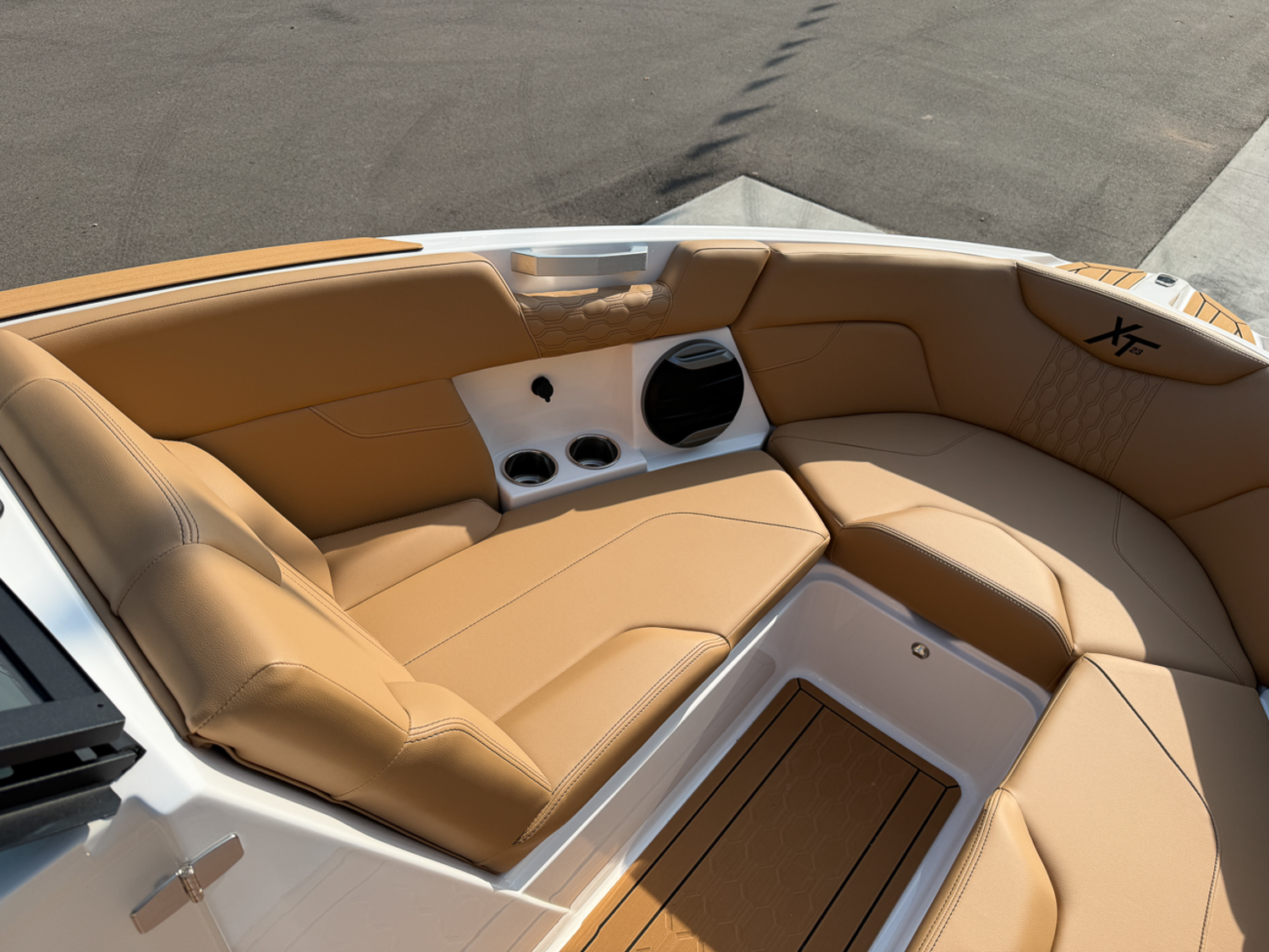 2027 MasterCraft XT23