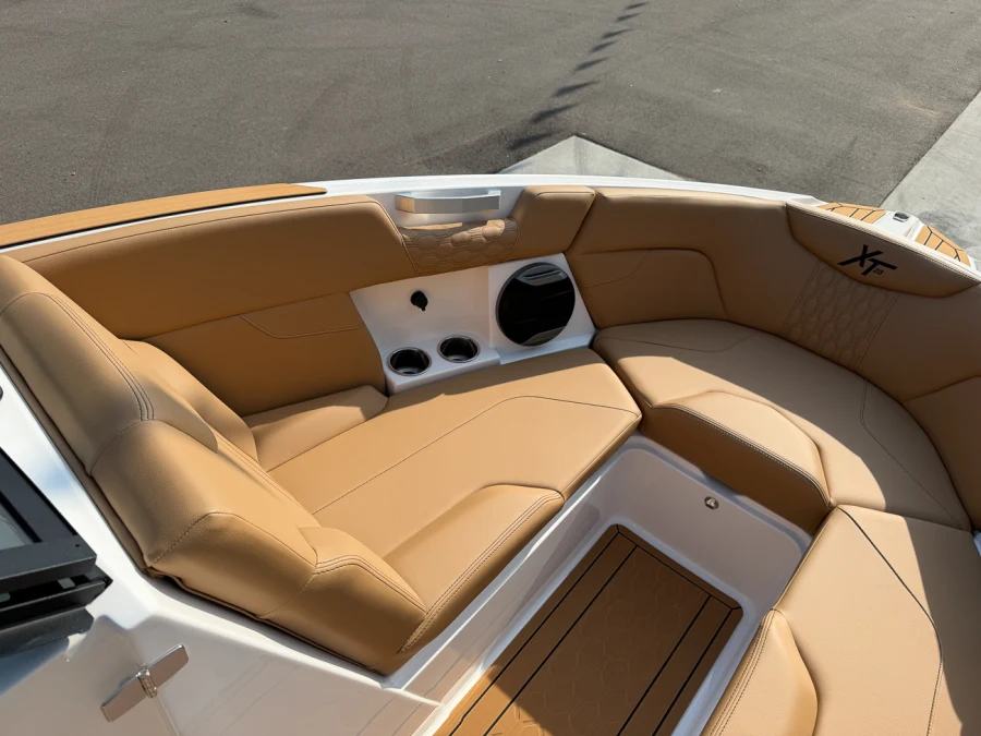 2027-mastercraft-xt23-143373-image24