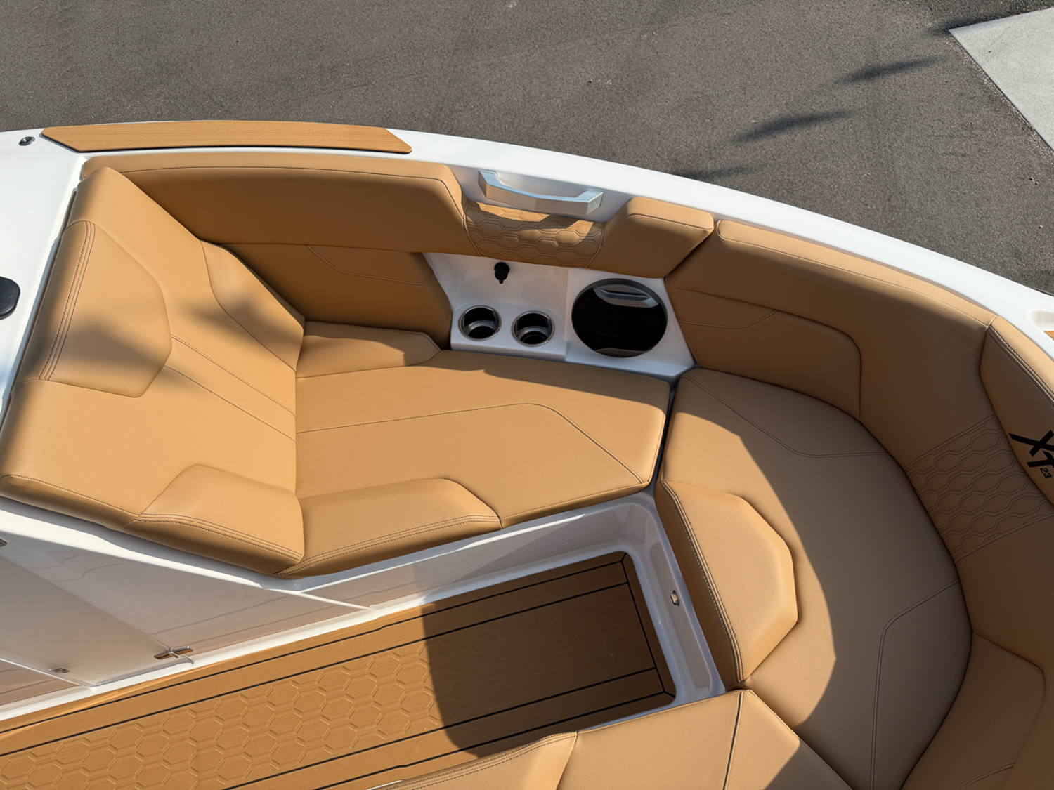 2027 MasterCraft XT23