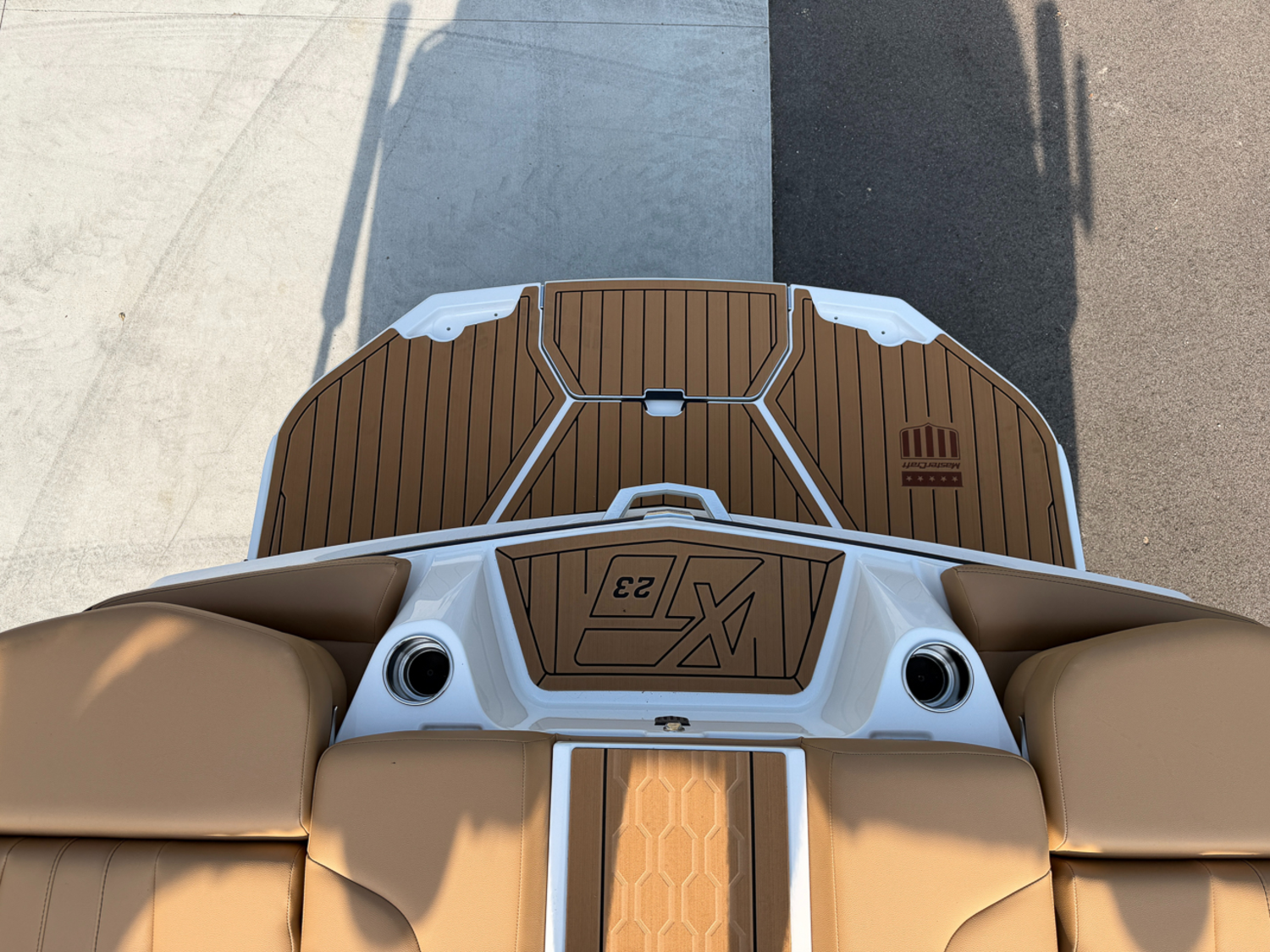2027 MasterCraft XT23