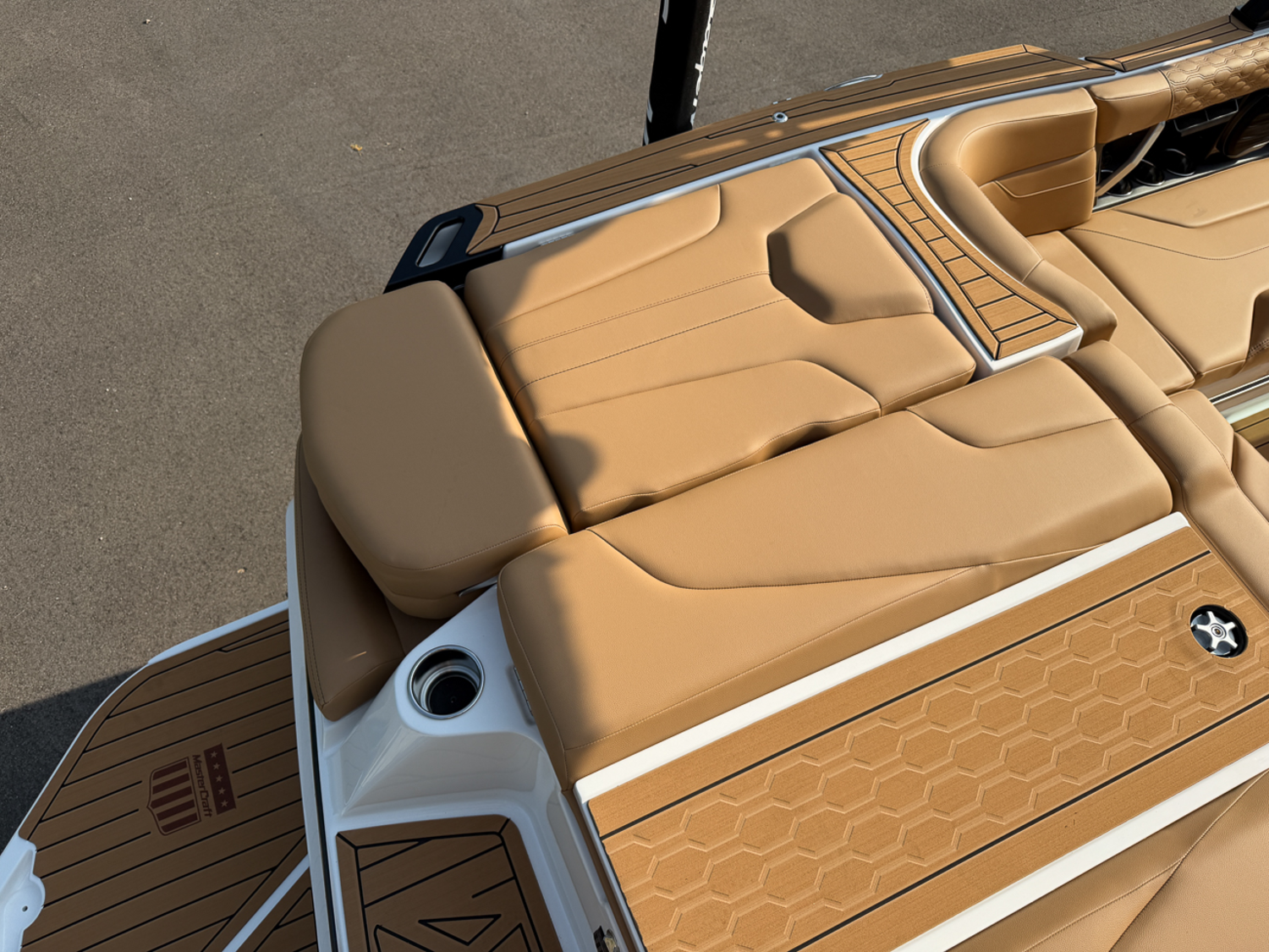2027 MasterCraft XT23