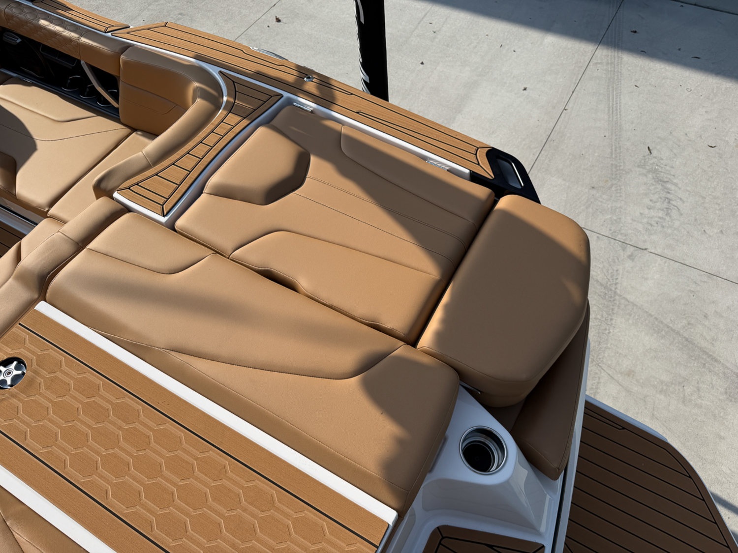 2027 MasterCraft XT23