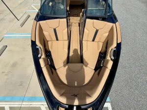 2027-mastercraft-xt23-143385-image11