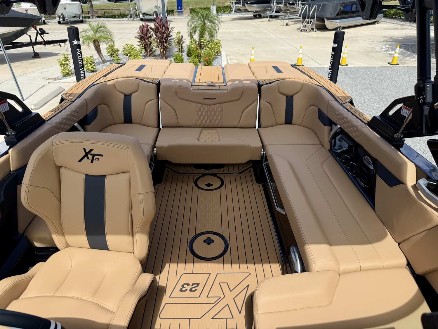 2027 MasterCraft XT23