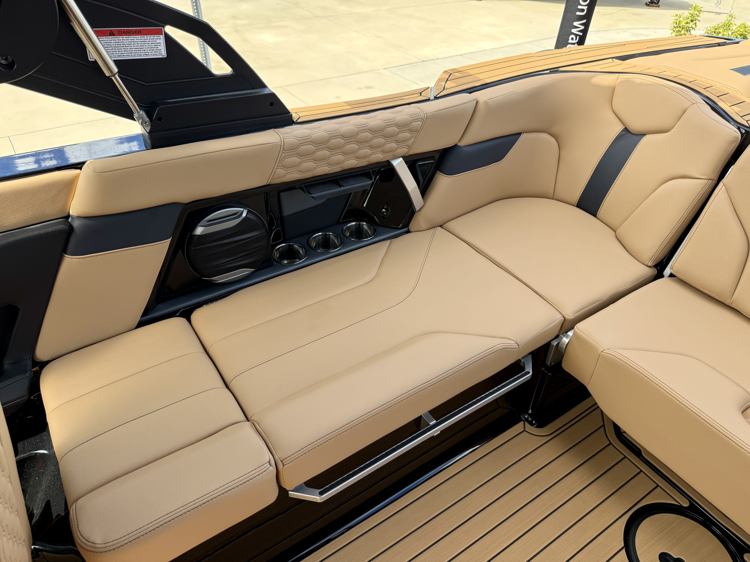 2027 MasterCraft XT23