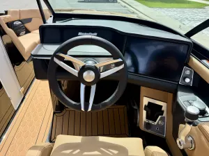 2027-mastercraft-xt23-143385-image19