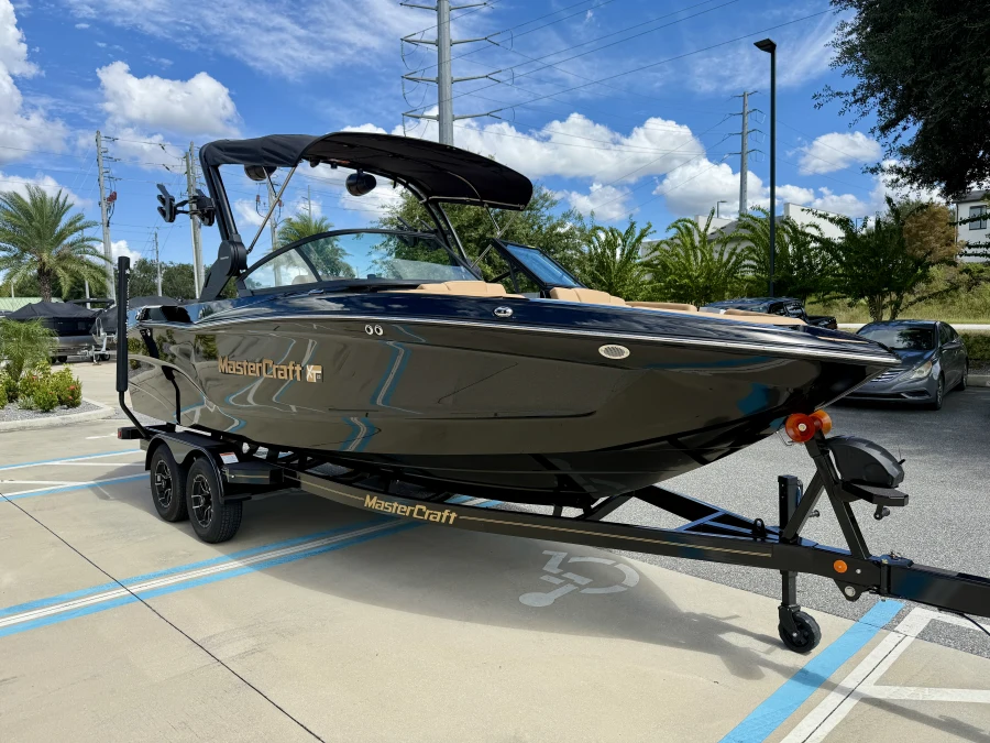 2027-mastercraft-xt23-143385-image4