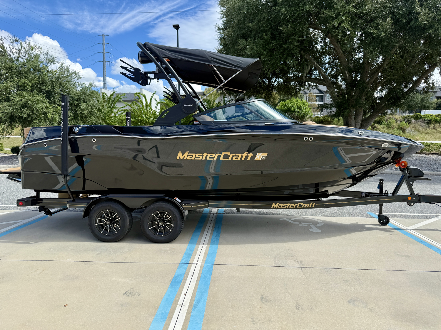 2027 MasterCraft XT23