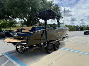 2027-mastercraft-xt23-143385-image6