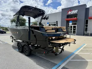 2027-mastercraft-xt23-143385-image8