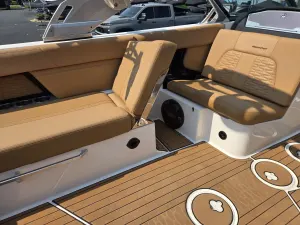 2021-mastercraft-x24-143403-image5.webp