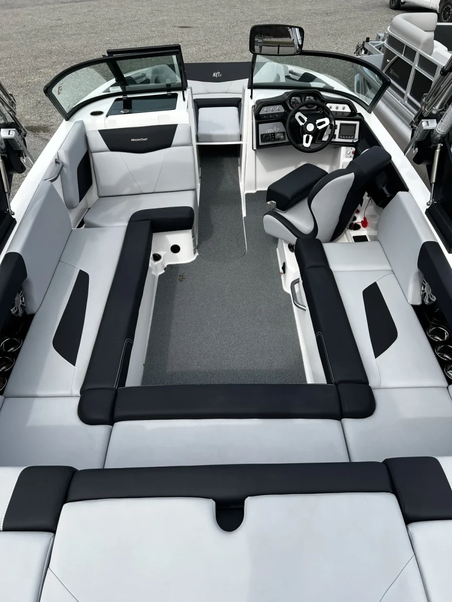 2023-mastercraft-nxt22-143411-image3.webp
